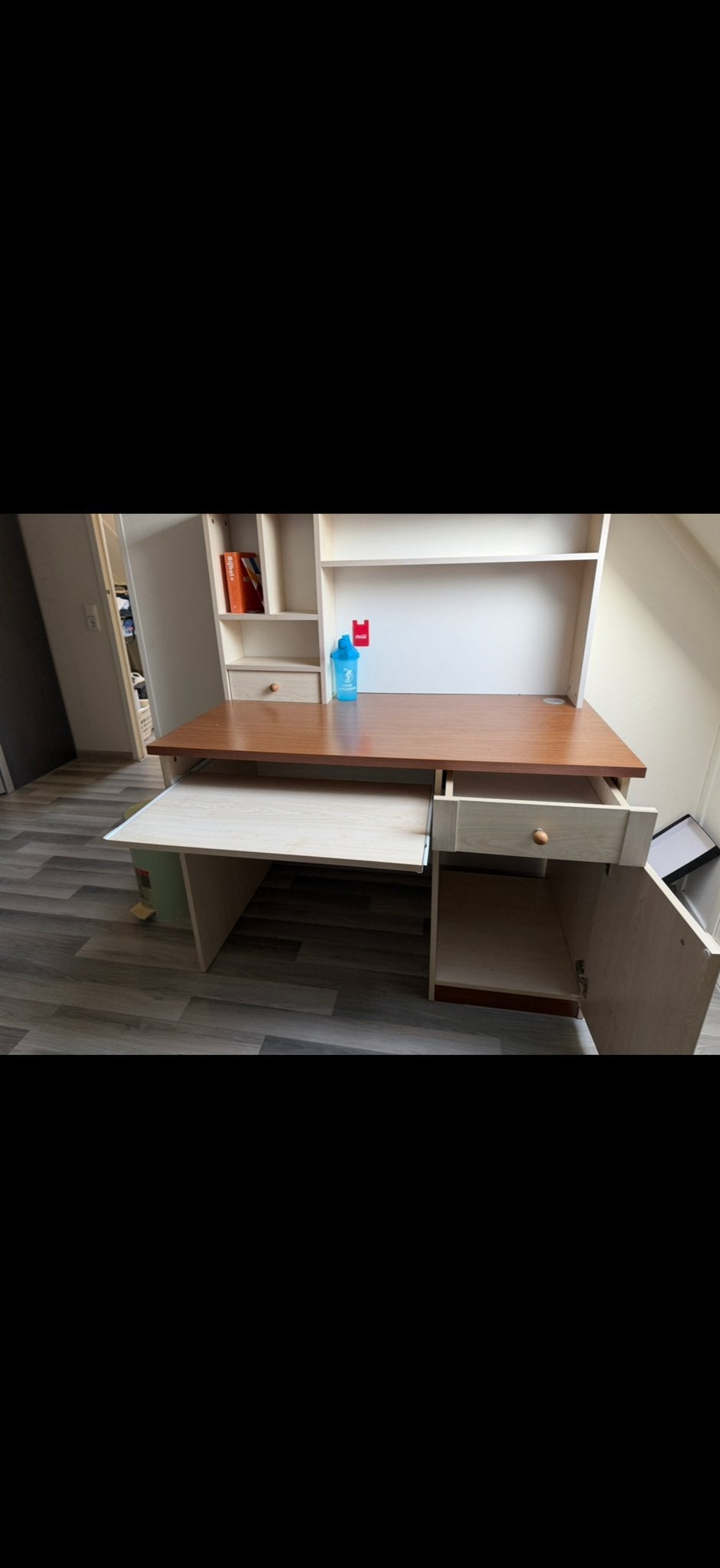Bureau met opzetstuk en opbergruimte, Ophalen, Gebruikt, Met lades, Spaanplaat of MDF
