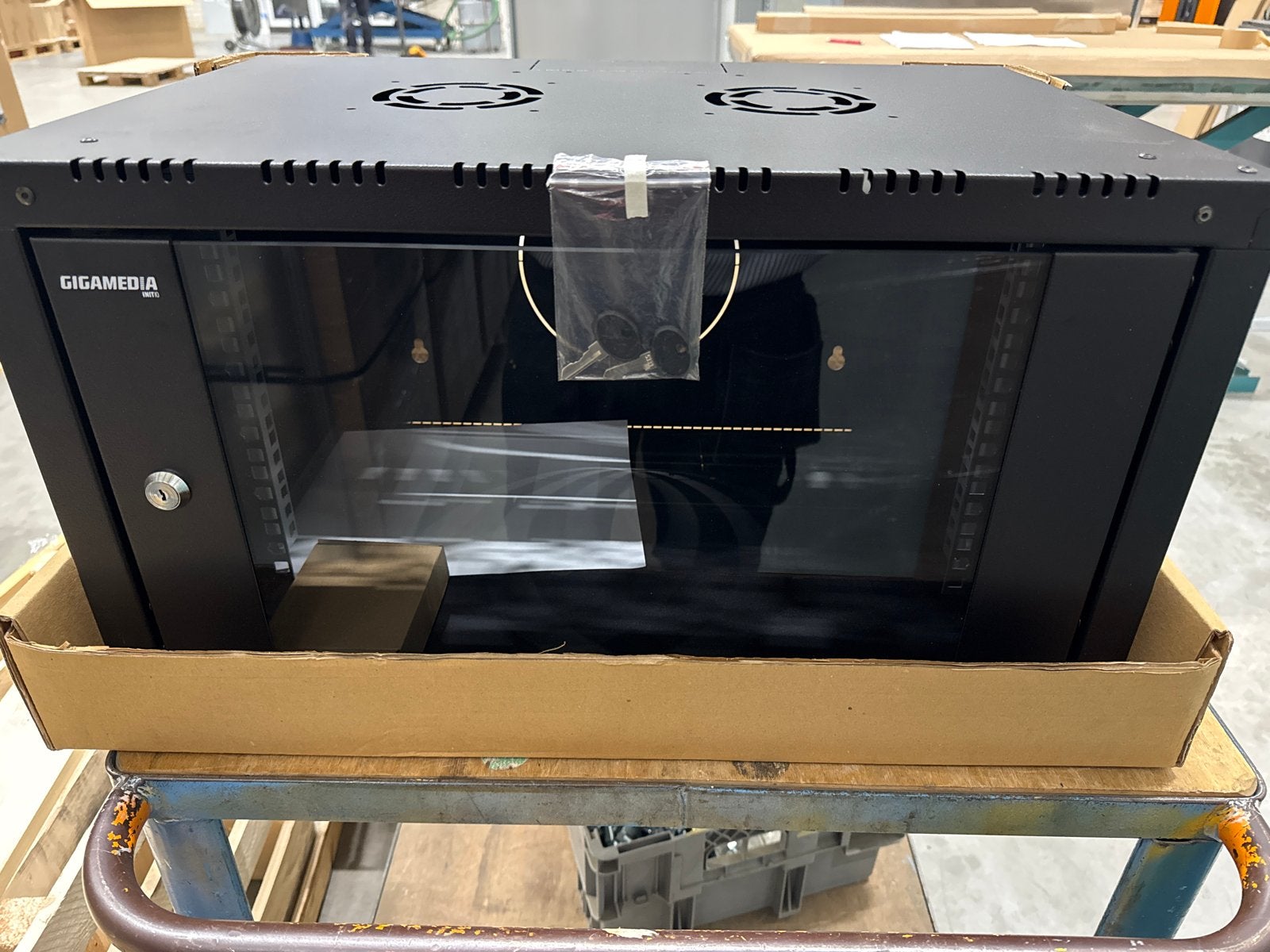GIGAMEDIA Wandkast 19 inch 6U - Nieuw in doos, Ophalen of Verzenden