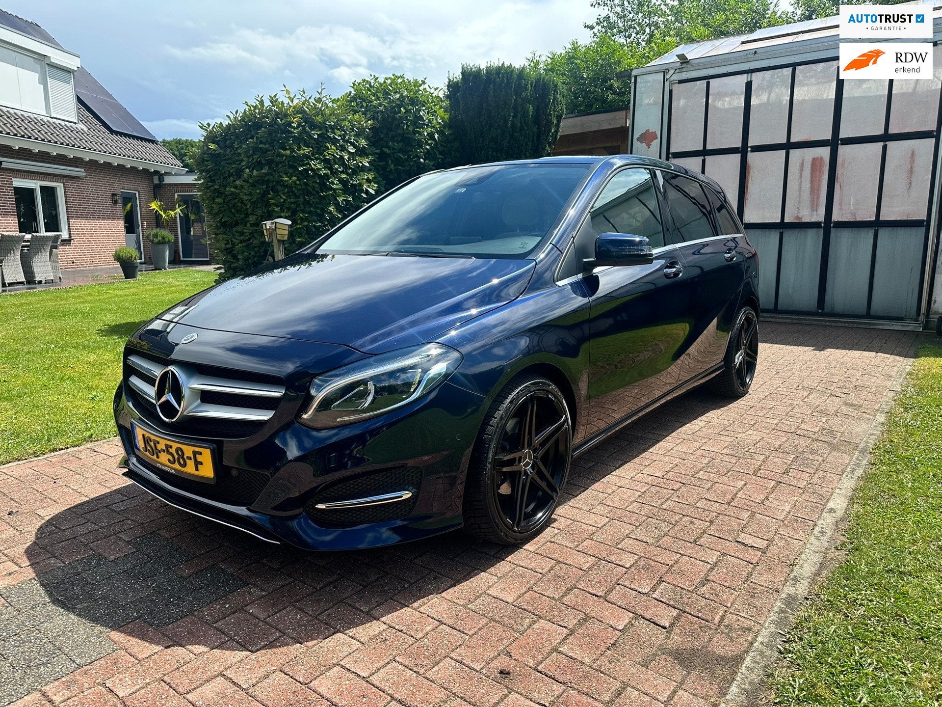 Mercedes-Benz B-klasse 220 4-Matic Business LED Trekhaak vol, Automaat, Gebruikt, 4 cilinders, Blauw