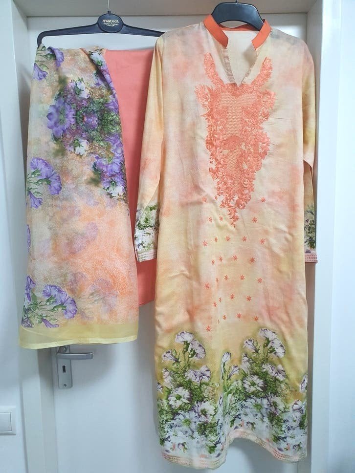3-delig geborduurd katoenen zomers pak - Indiase Kameez, Kleding | Dames, Ophalen of Verzenden, Nieuw, Maat 38/40 (M), Geel
