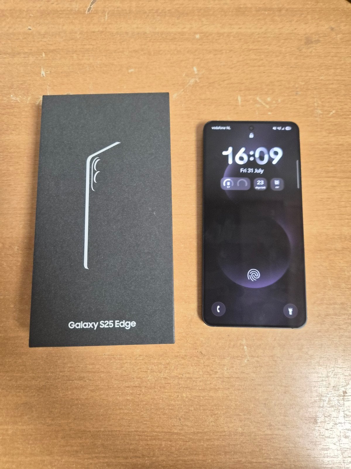 Samsung Galaxy S25 Edge - 256GB - Top staat - 100% Batterij, Overige modellen, Zwart, Touchscreen, Ophalen of Verzenden