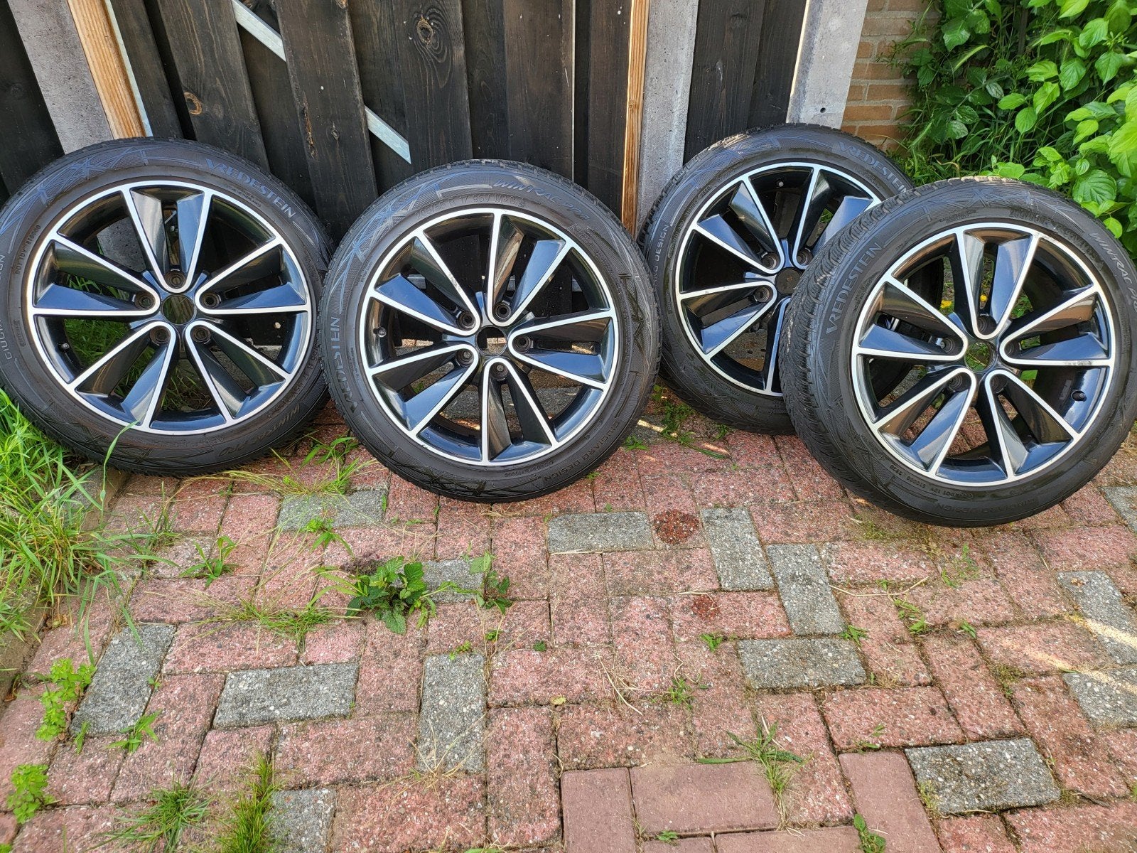 Renault scenic bose velgen met winterbanden, Auto-onderdelen, Banden en Velgen, Banden en Velgen, Winterbanden, 17 inch, 205 mm