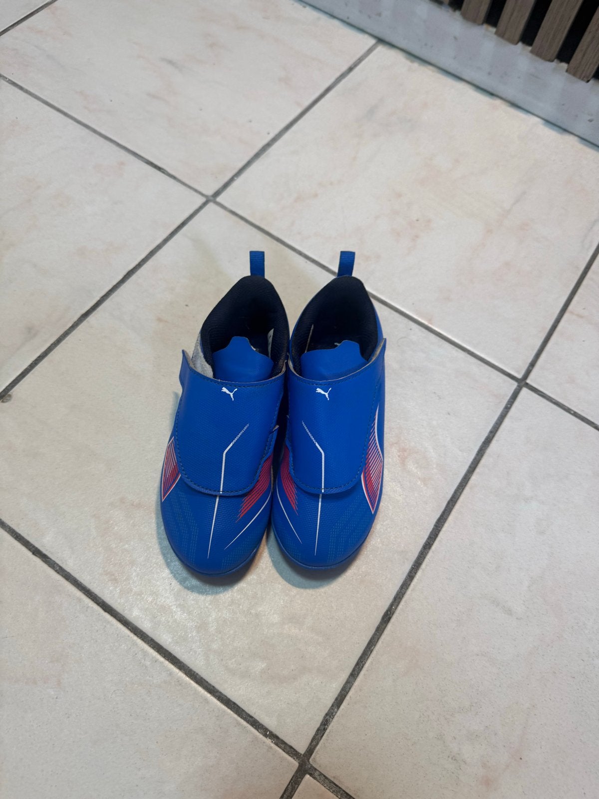 Voetbalschoenen - Zo goed als nieuw, Maat XS of kleiner, Ophalen, Zo goed als nieuw, Schoenen