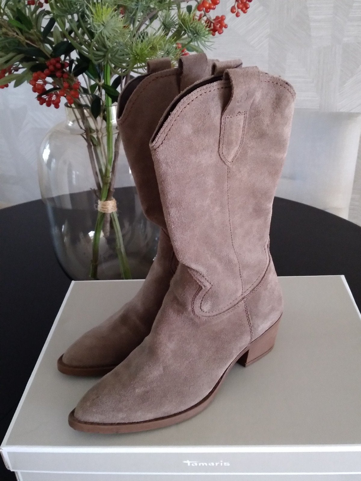 Tamaris cowboylaarzen, maat 40 taupe NIEUWSTAAT, Kleding | Dames, Schoenen, Ophalen of Verzenden, Zo goed als nieuw, Bruin, Hoge laarzen