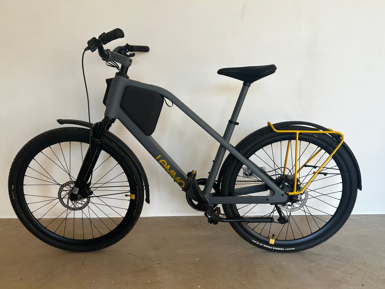 Lemmo ONE MK2 ST max Dynamic | 136km | nieuwstaat, Zo goed als nieuw, 50 km per accu of meer, 55 tot 59 cm, Ophalen