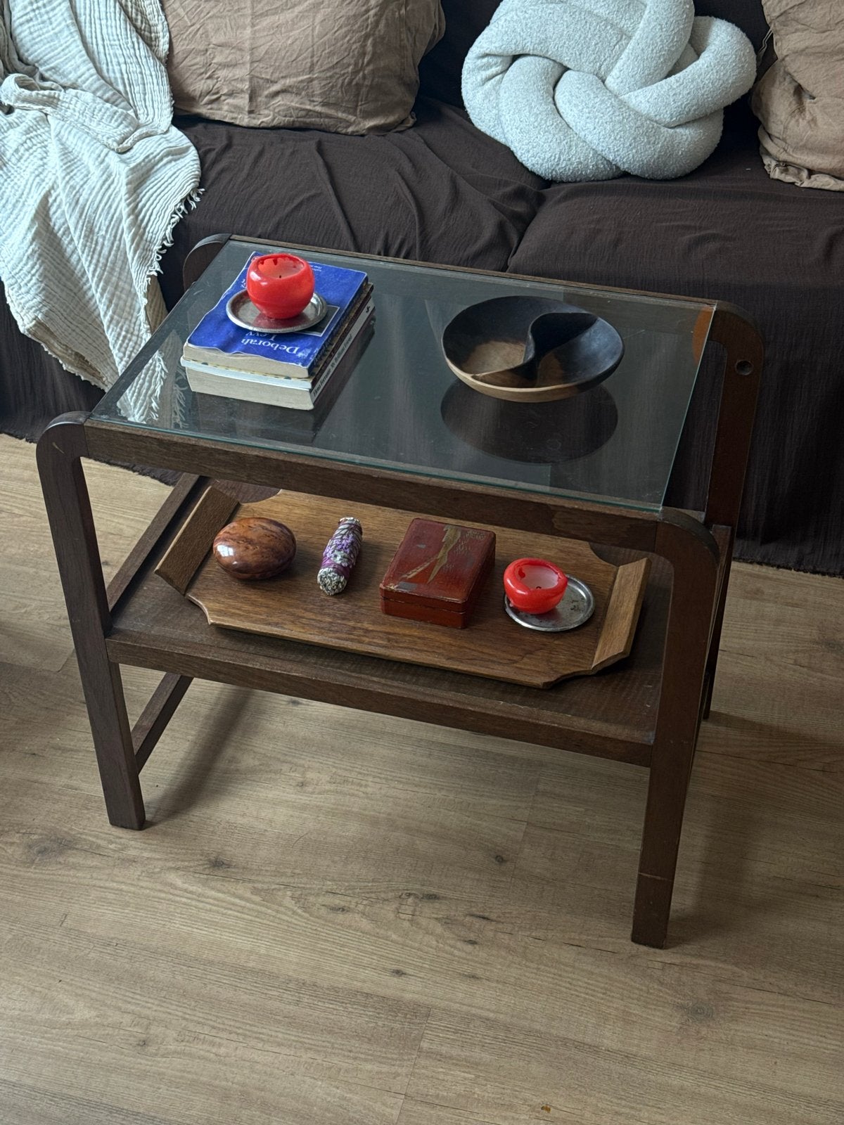 Vintage houten salontafel / bar car met glazen blad, Huis en Inrichting, Ophalen, 50 – 75, Gebruikt, 50 tot 100 cm