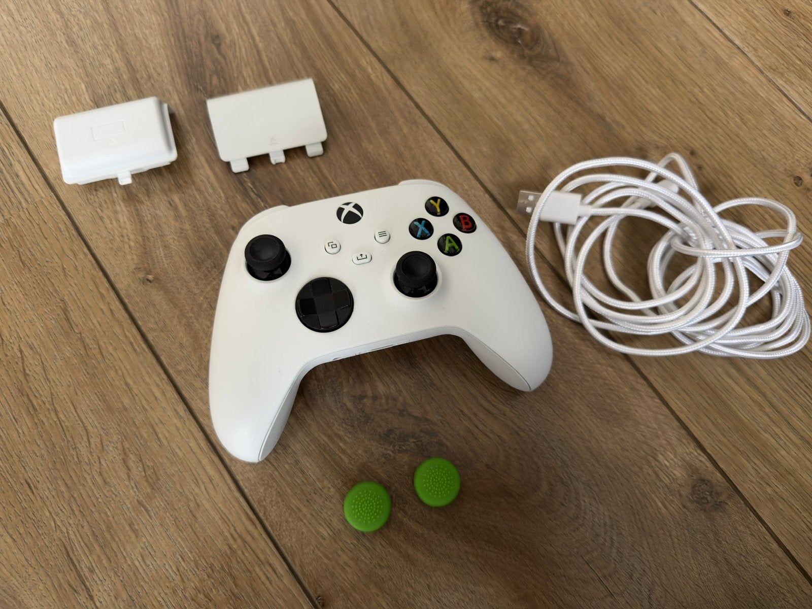 Xbox X Controller met Batterypack Robot White en kabel, Ophalen of Verzenden, Zo goed als nieuw, Controller, Xbox Original