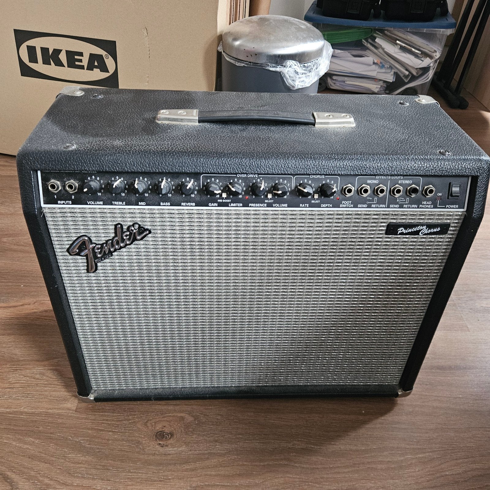 Fender - Princeton Chorus Amplifier + Foot Switch, Muziek en Instrumenten, Versterkers | Bas en Gitaar, Ophalen, Gebruikt, 100 watt of meer
