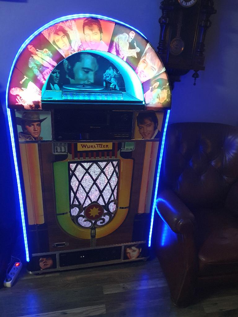 Super mooie Jukebox model Wurlitzer  MOET WEG WEGENS, Verzamelen, Automaten | Jukeboxen, Zo goed als nieuw, Wurlitzer, 1970 tot heden