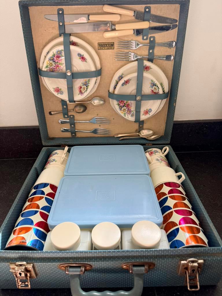Brexton compl antieke picknickoffer incl servies enzv 1950, Ophalen, Zo goed als nieuw