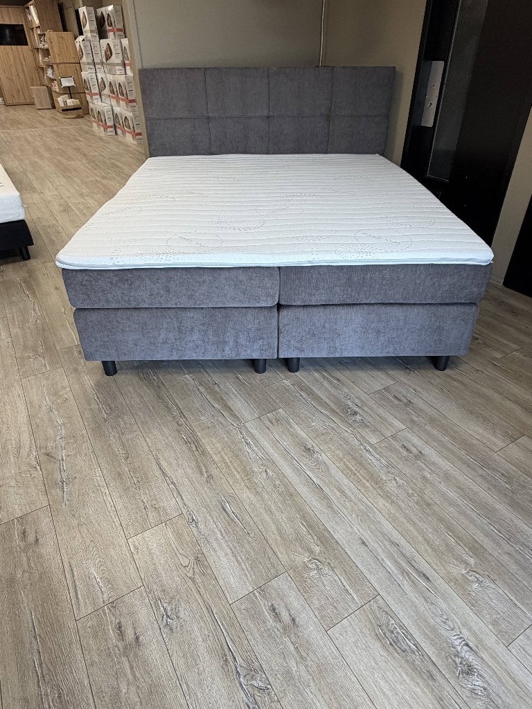 Boxspring Ibiza partij voordeel geheel compleet €995,- OP=OP