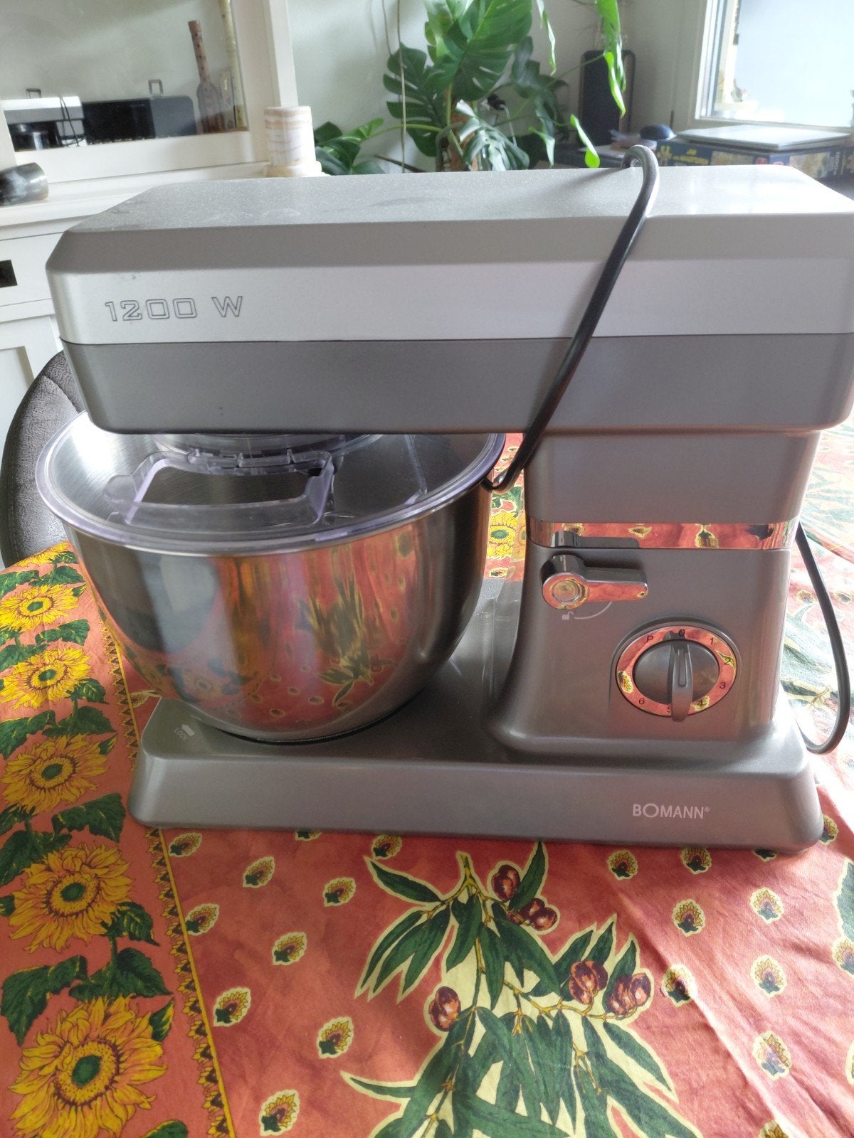 Bomann Keukenmachine 1200W met RVS kom, 4 liter of meer, Ophalen of Verzenden, Gebruikt, 3 snelheden of meer