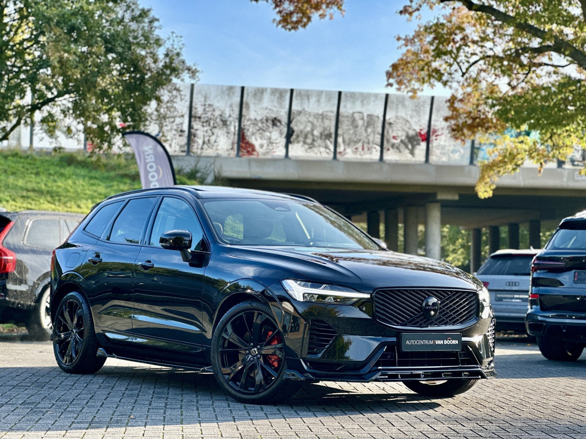 Volvo XC60 2.0 T6 Plug-in hybrid | AWD | Dark Label | Panoda, Automaat, Gebruikt, 4 cilinders, 1969 cc