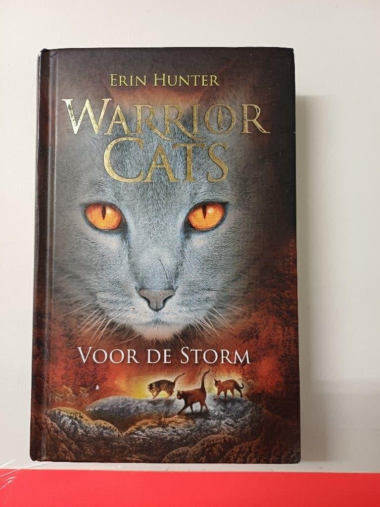 Hardcover Boek - Erin Hunter - Warrior Cats - Voor de Storm, Ophalen of Verzenden, Gelezen