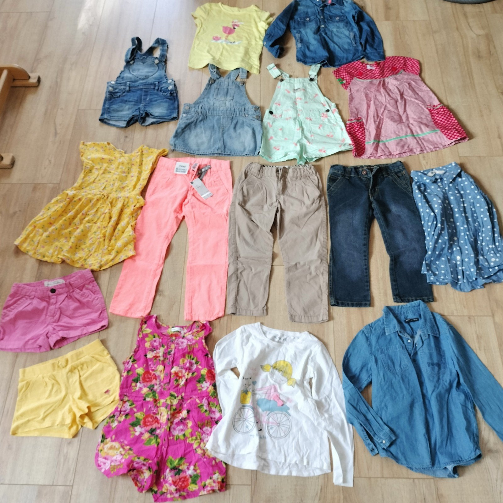 Grote kledingpakket voor meisjes 100/116 jurken 16 stuks, Ophalen of Verzenden, Zo goed als nieuw, Maat 110