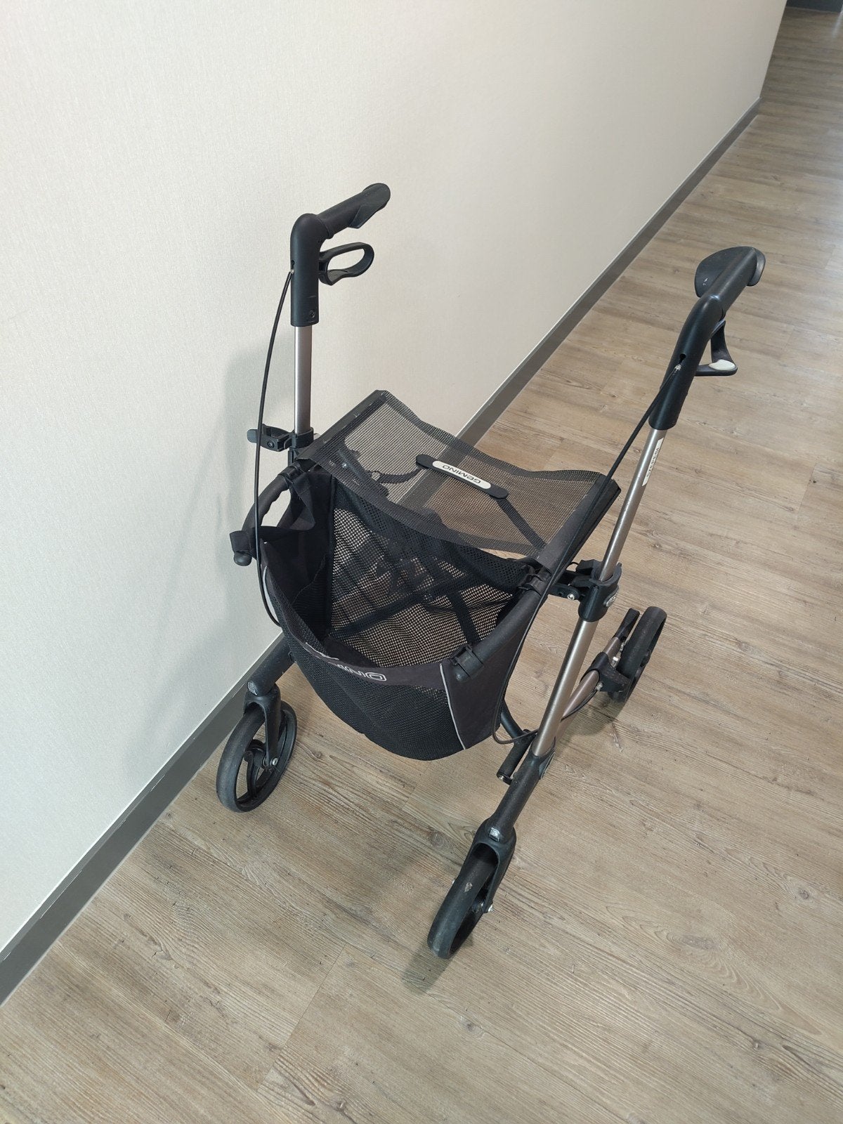 Gemino 30 rollator, Diversen, Rollators, Ophalen, Opvouwbaar, Zo goed als nieuw