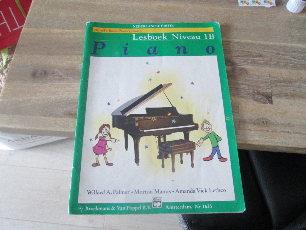 Alfred's Piano Lesboek Niveau 1B - Nederlandse Editie, Klassiek, Les of Cursus, Ophalen of Verzenden, Zo goed als nieuw