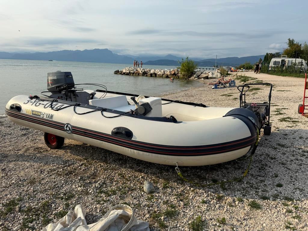 YAM 300S Rubberboot met Yamaha 30 pk buitenboordmotor, Watersport en Boten, Ophalen, Yam, Zo goed als nieuw, Benzine