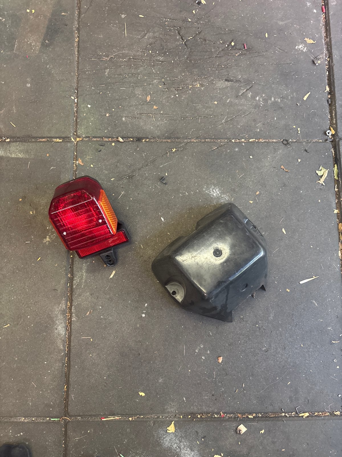 Tomos achterlicht en accubakje - NIEUW, Fietsen en Brommers, Ophalen, Nieuw, Overige typen, Tomos