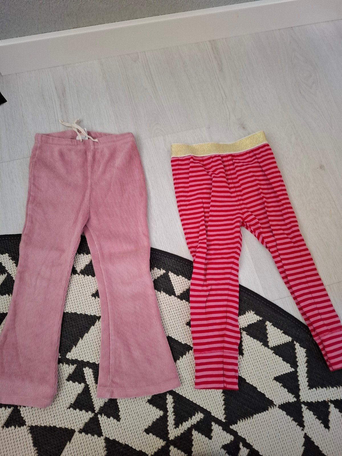Z8 broekjes maat 98 - roze en rood gestreept, Gebruikt, Meisje, Z8, Ophalen
