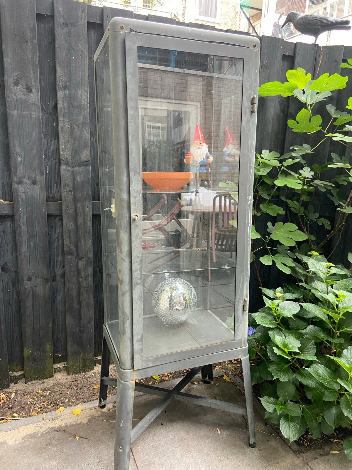 Vintage Vitrinekast IKEA - Gebruikt in de tuin, Huis en Inrichting, Kasten | Vitrinekasten, Ophalen, Gebruikt, 50 tot 100 cm, Metaal
