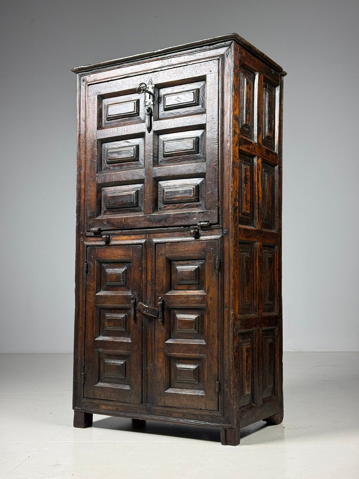 Spaanse kast ca. 1700