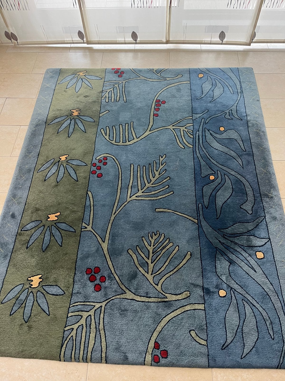 Vloerkleed groen en blauw met bloemen en bessen, Ophalen, Gebruikt, 100 tot 150 cm, Blauw