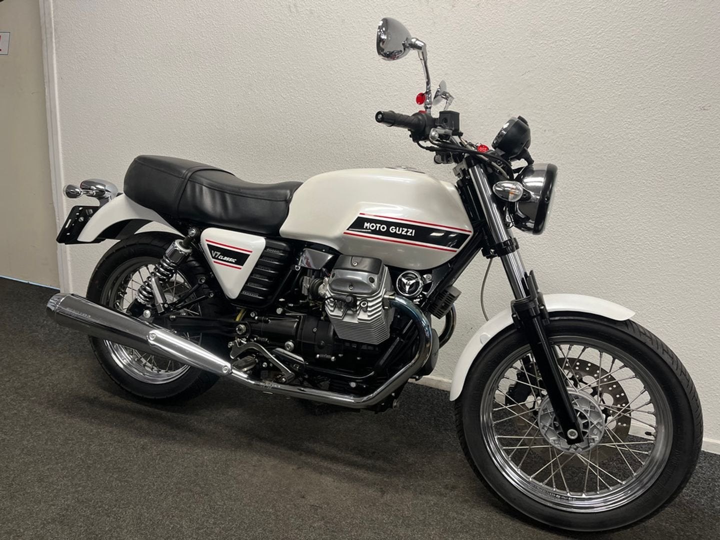 ️Hele mooie Moto Guzzi V7 V 7 (bj 2008)️, Motoren, 700 cc, 2 cilinders, Moto Guzzi, Motorrijbewijs A
