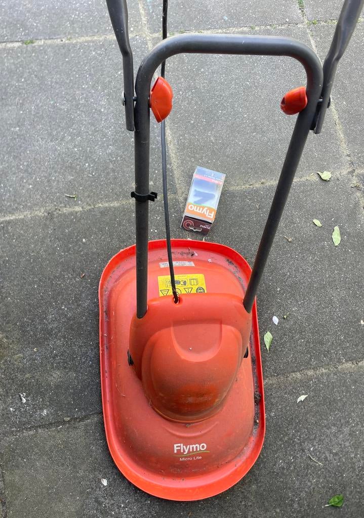 Flymo grasmaaier, Zweefmaaier, Ophalen, Gebruikt, Elektrische grasmaaier