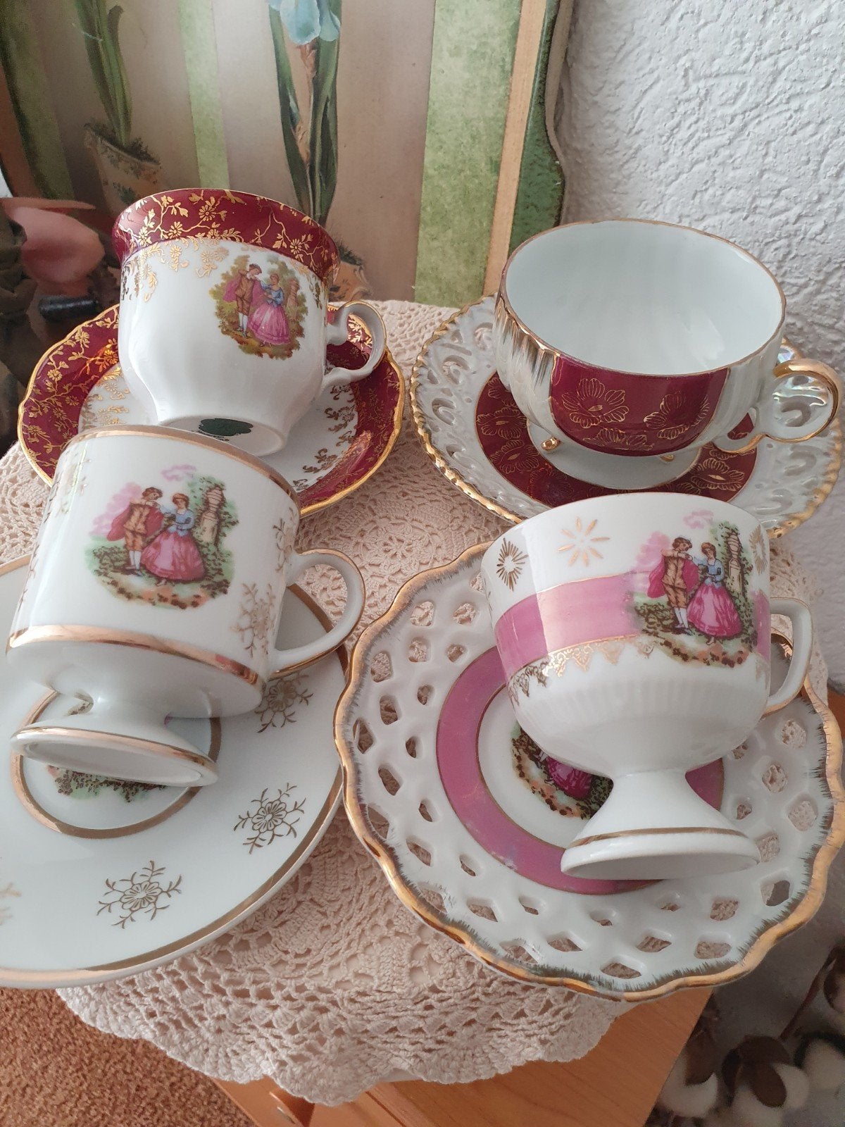 Set van 4 Antieke Porseleinen Kopjes met Schotels, Ophalen of Verzenden