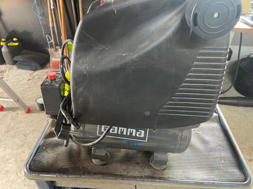 Gamma Compressor 6 liter - Compact en Mobiel, Doe-het-zelf en Verbouw, Compressors, Ophalen, 6 tot 10 bar, Zo goed als nieuw, Minder dan 200 liter/min