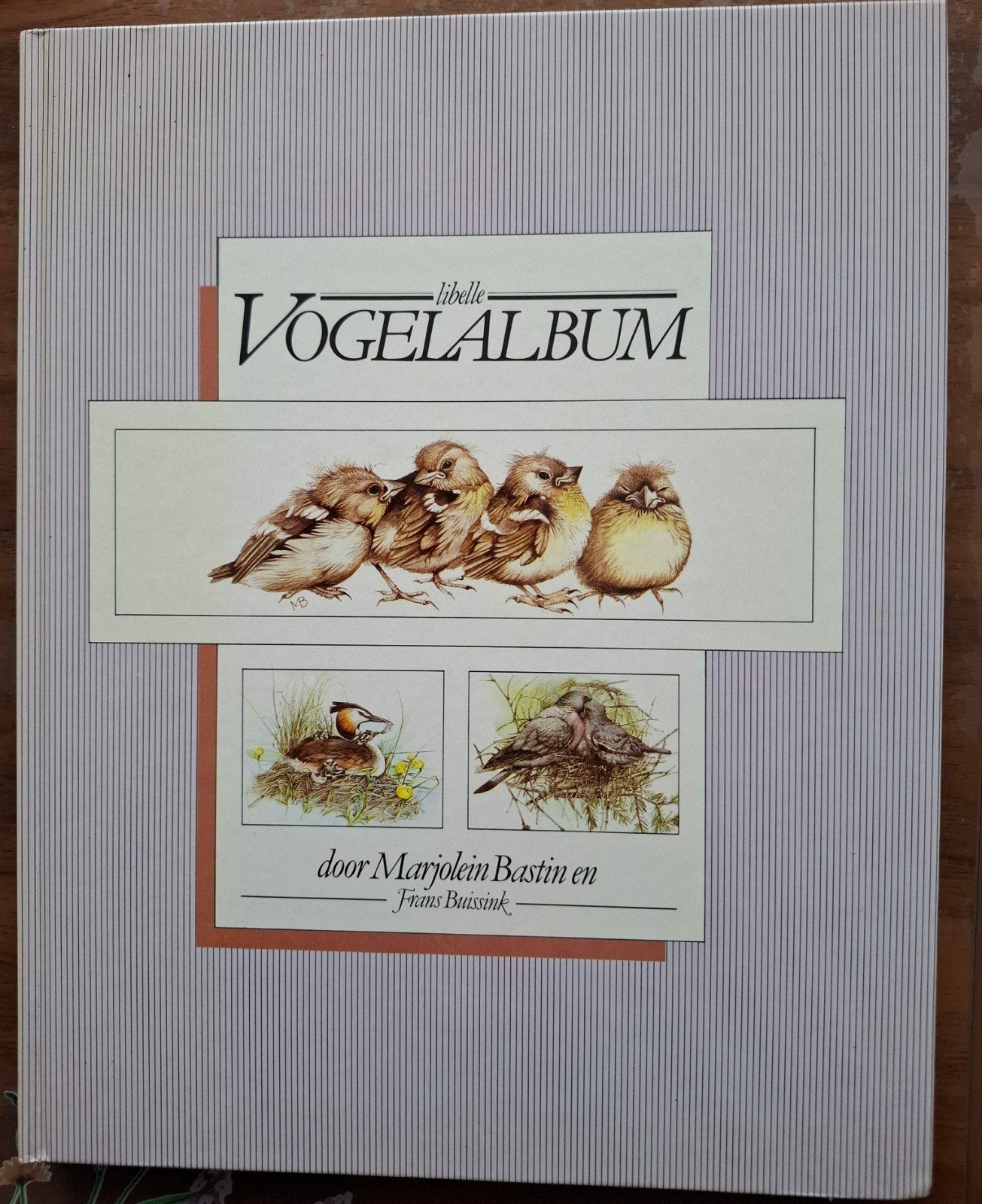 Libelle Vogelalbum door Marjolein Bastin en Frans Buissink, Ophalen of Verzenden, Zo goed als nieuw, Vogels, Marjolein Bastin, Frans Buissink