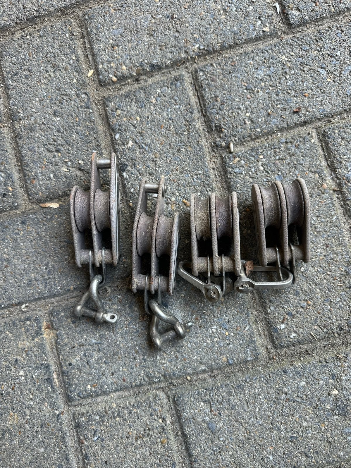 Set van 4 katrollen - Gebruikt maar functioneel, Ophalen of Verzenden, Gebruikt, Handmatig