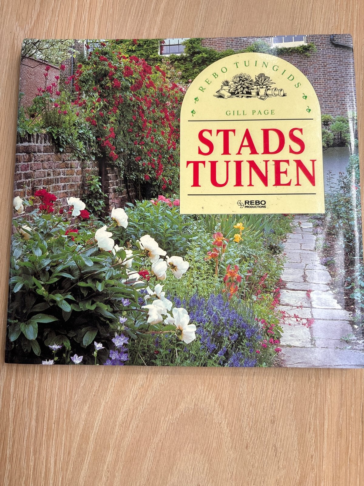 Rebo Tuingids: Stadstuinen - Gill Page, Ophalen of Verzenden, Gelezen, Tuinieren en Tuinplanten