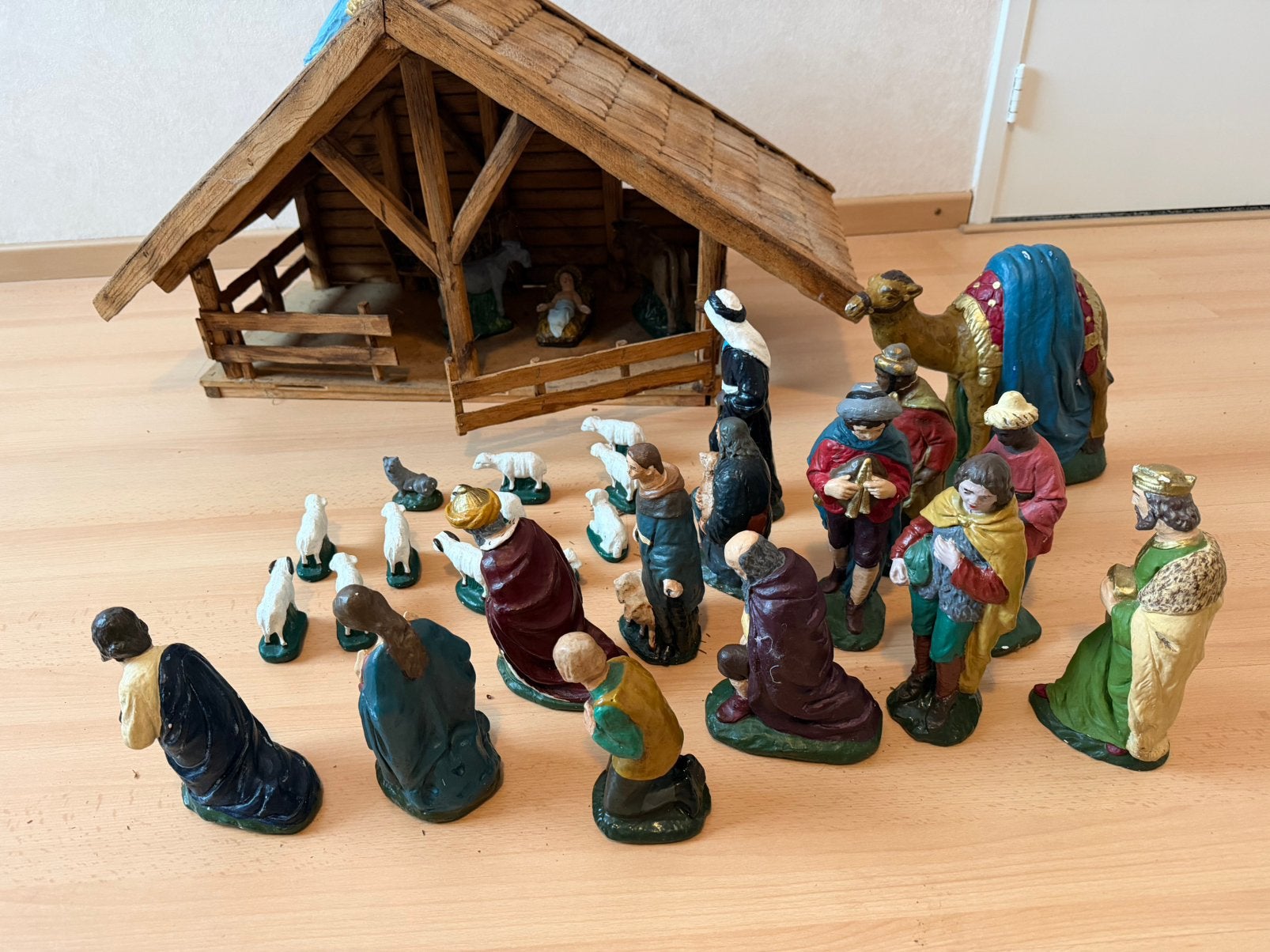 Kerststal met gips beelden, Diversen, Ophalen, Gebruikt