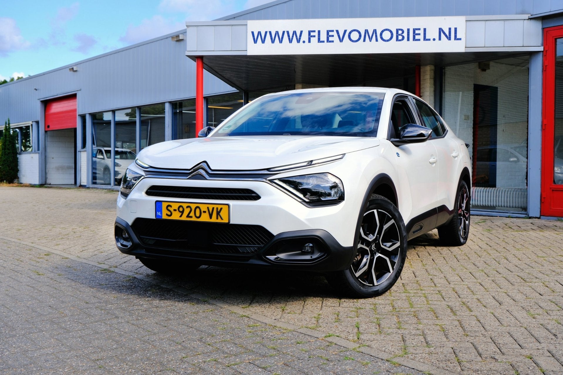 Citroen Ë-C4 X Feel Pack 50 kWh Aut. Navi|Cam|CarPlay|LMV, 136 pk, Gebruikt, Wit, Sedan