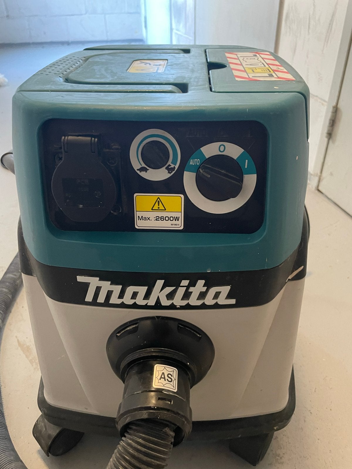 Makita VC1310L Industriële Stofzuiger - 1050W, Inclusief accessoires, Gebruikt, Industriële stofzuiger, Minder dan 1200 watt