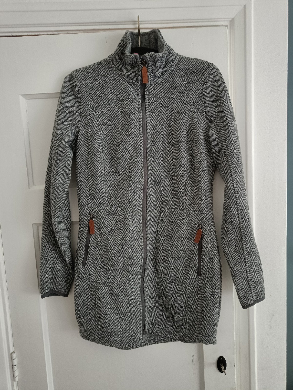 Möberg fleece jas maat S - Grijs met visgraatpatroon, Möberg, Ophalen of Verzenden, Zo goed als nieuw, Maat 36 (S)