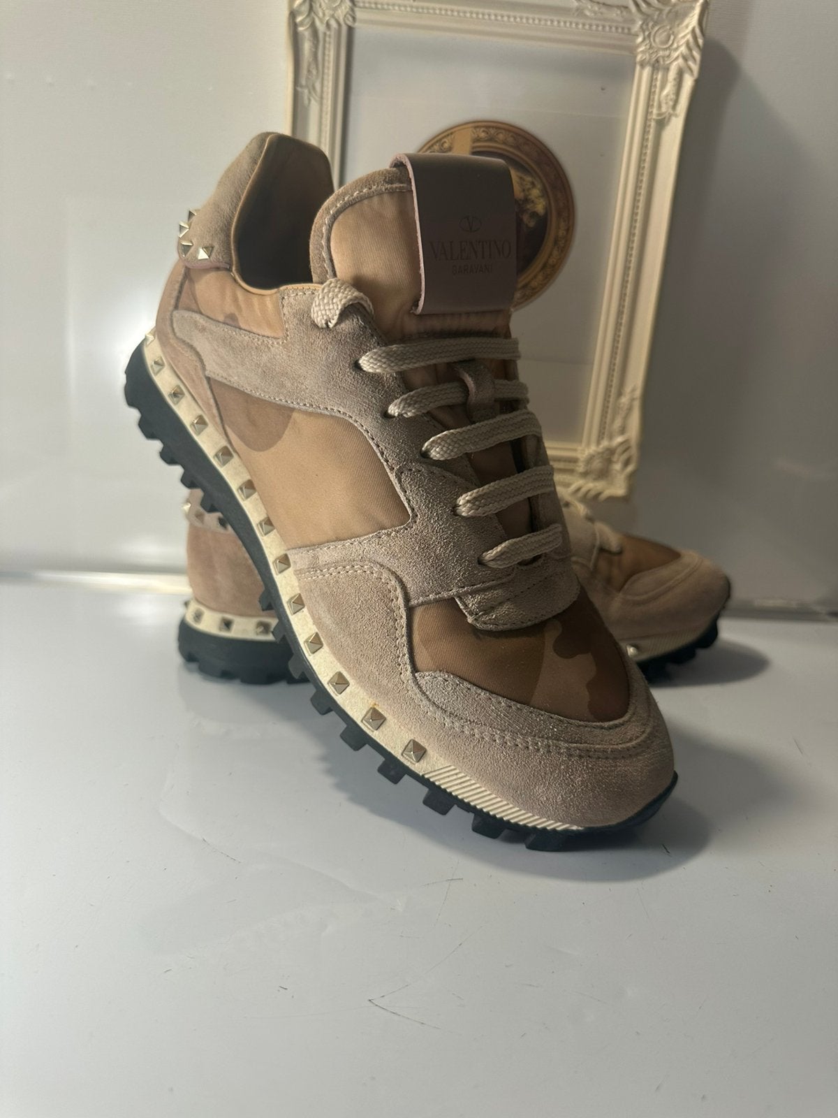 Valentino Garavani Rockrunner Sneakers Beige Taupe EU 36,5, Kleding | Dames, Beige, Ophalen of Verzenden, Sneakers of Gympen, Zo goed als nieuw