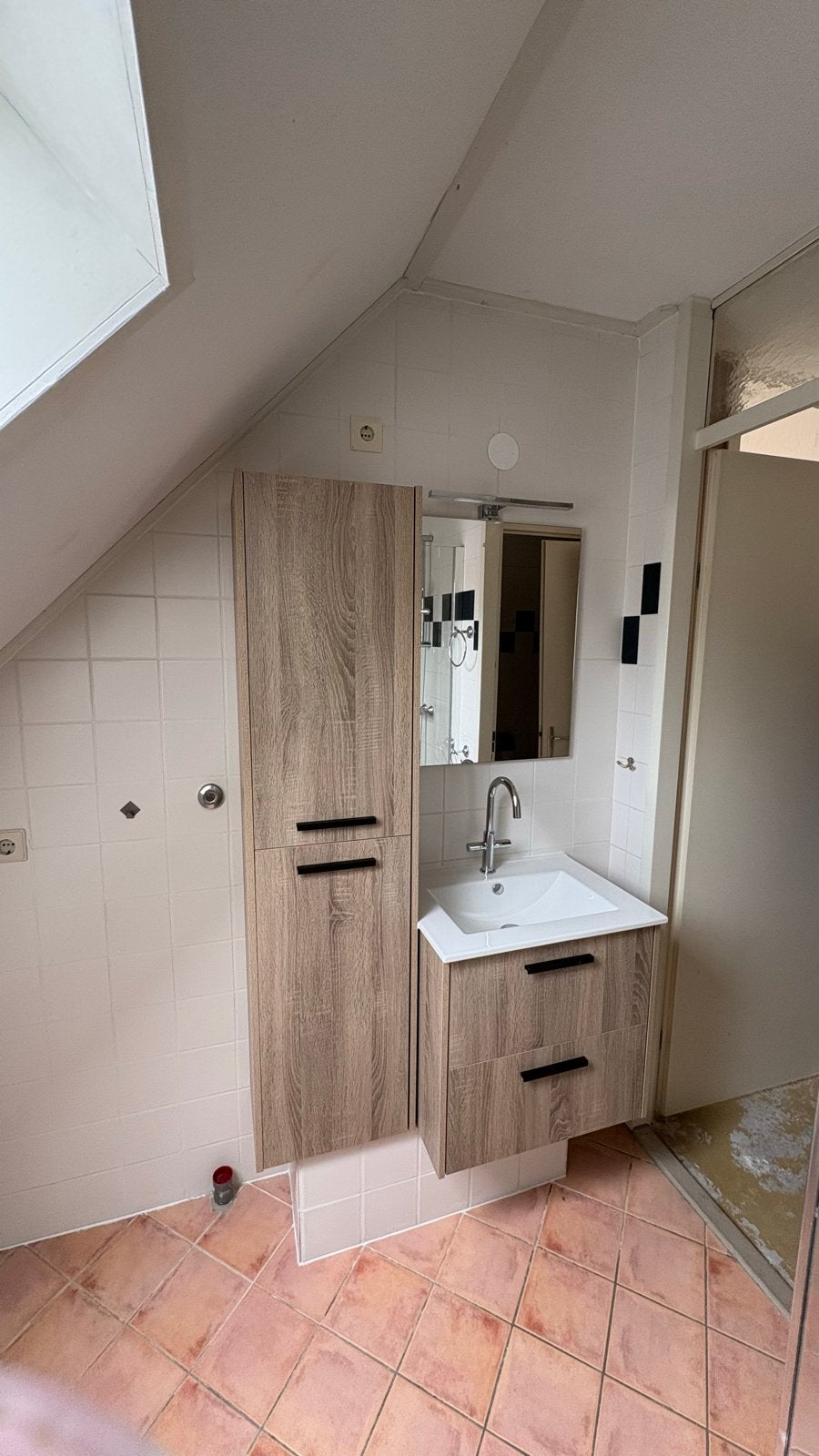 Badkamermeubelset: Wastafelkast, Hoge Kast en Spiegel, Huis en Inrichting, Badkamer | Badkamermeubels, Ophalen, 50 tot 100 cm
