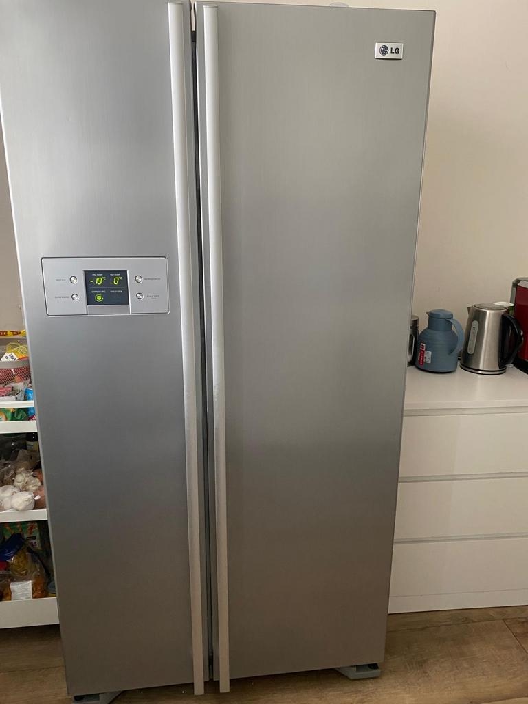 LG Amerikaanse Koelkast Side-by-Side, 200 liter of meer, 60 cm of meer, Met aparte vriezer, Zo goed als nieuw