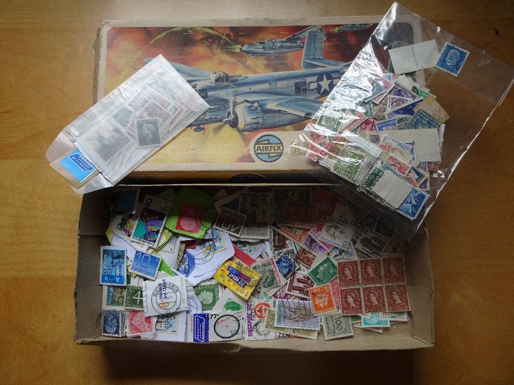 Doosje met veel postzegels, Postzegels en Munten, Ophalen of Verzenden, Buitenland
