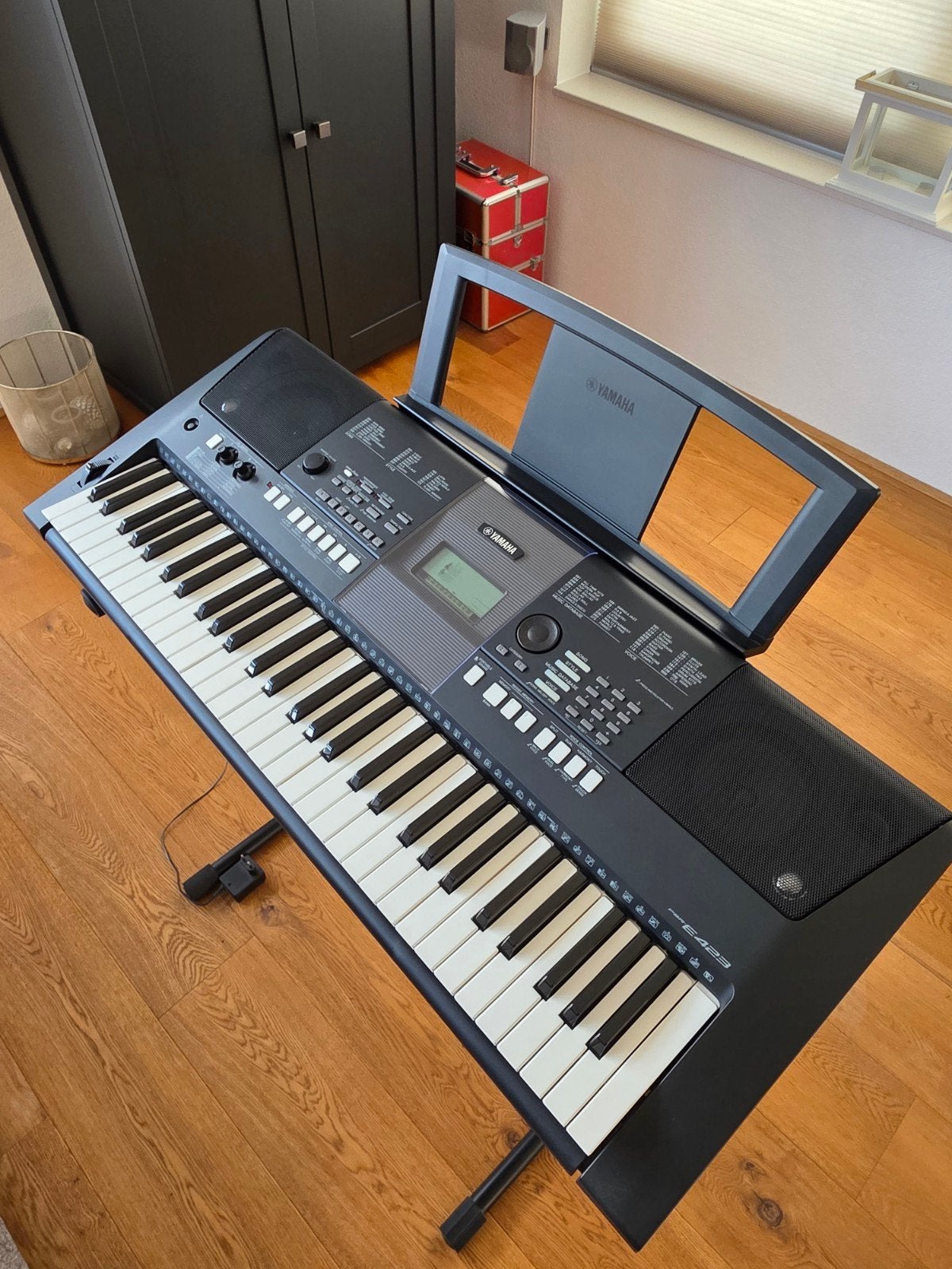 Yamaha PSR-E423 Keyboard met standaard en kruk, Muziek en Instrumenten, Ophalen, 61 toetsen, Yamaha, Zo goed als nieuw