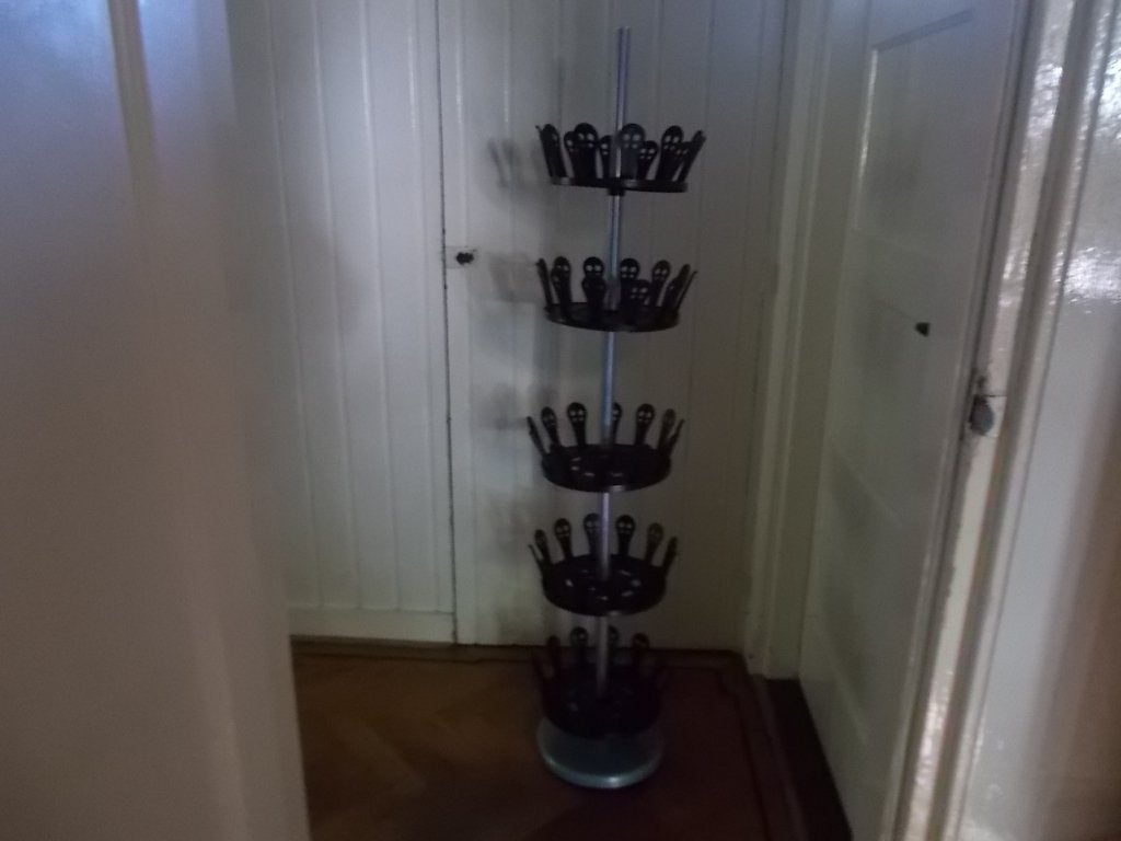 Schoenen carrousel. Draaibaar., Ophalen, Zo goed als nieuw
