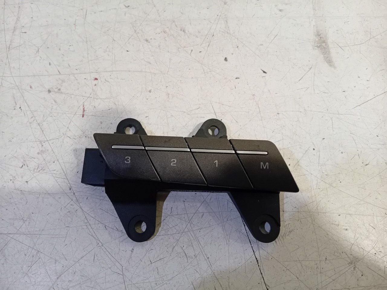 Stoelverstelling schakelaar Land Rover Evoque, Auto-onderdelen, Onderdelen@venauto.nl, Van der Ven Autorecycling B.V., Ettenseweg 76, 4706 PB Roosendaal, The Netherlands