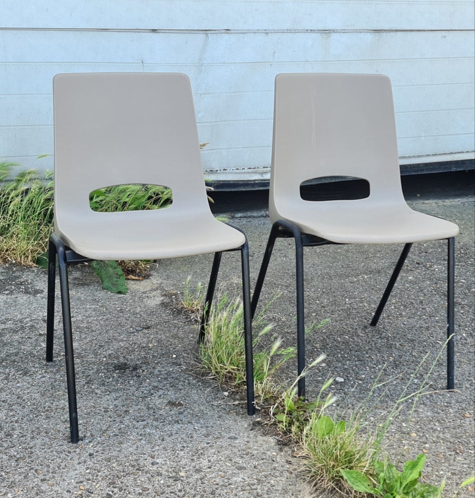 2x nette stapelstoelen '80, Huis en Inrichting, Stoelen, Ophalen, Zo goed als nieuw, Kunststof