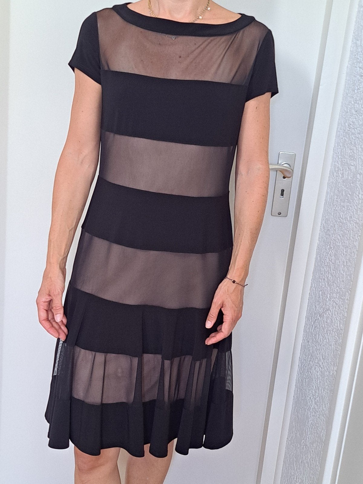 Joseph Ribkoff Zwart/Beige Jurk met Mesh Details, Maat 38/40 (M), Zwart, Joseph Ribkoff, Ophalen of Verzenden