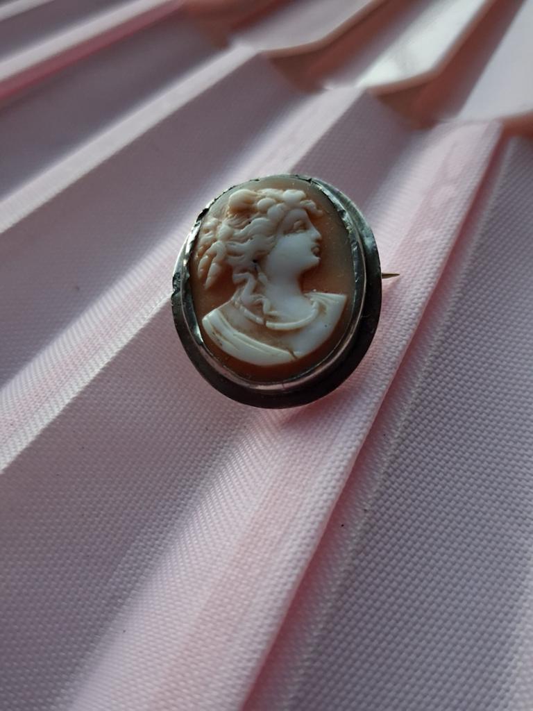 Antieke Camee Broche - Klassiek Profiel, Ophalen of Verzenden