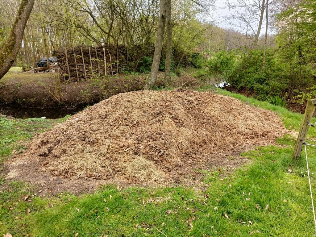Paardenmest voor uw tuin, Ophalen