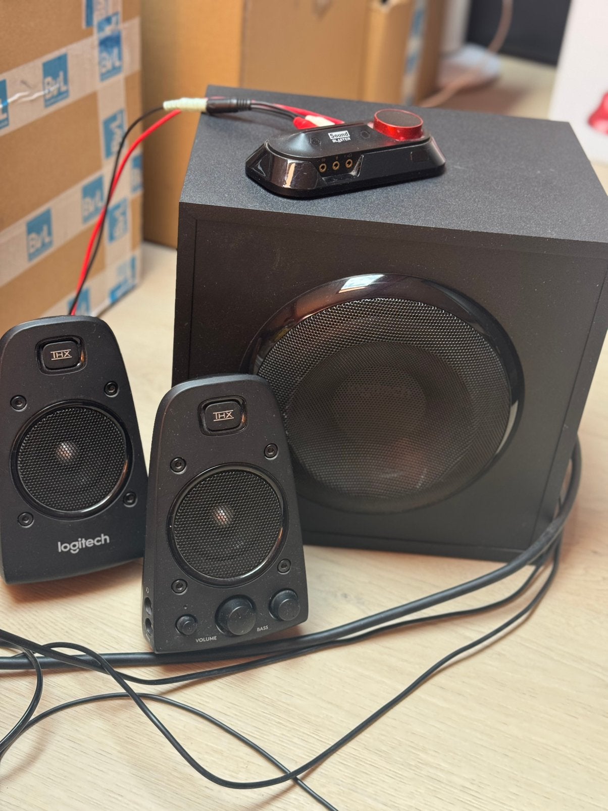 Logitech sound/speakers & Sound blaster Omni surround 5.1, Ophalen of Verzenden, Zo goed als nieuw, Logitech